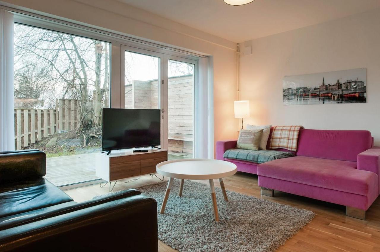 Townhouse On Arlanda Stockholm Metro Line - Easy Checkin Villa Sollentuna Dış mekan fotoğraf