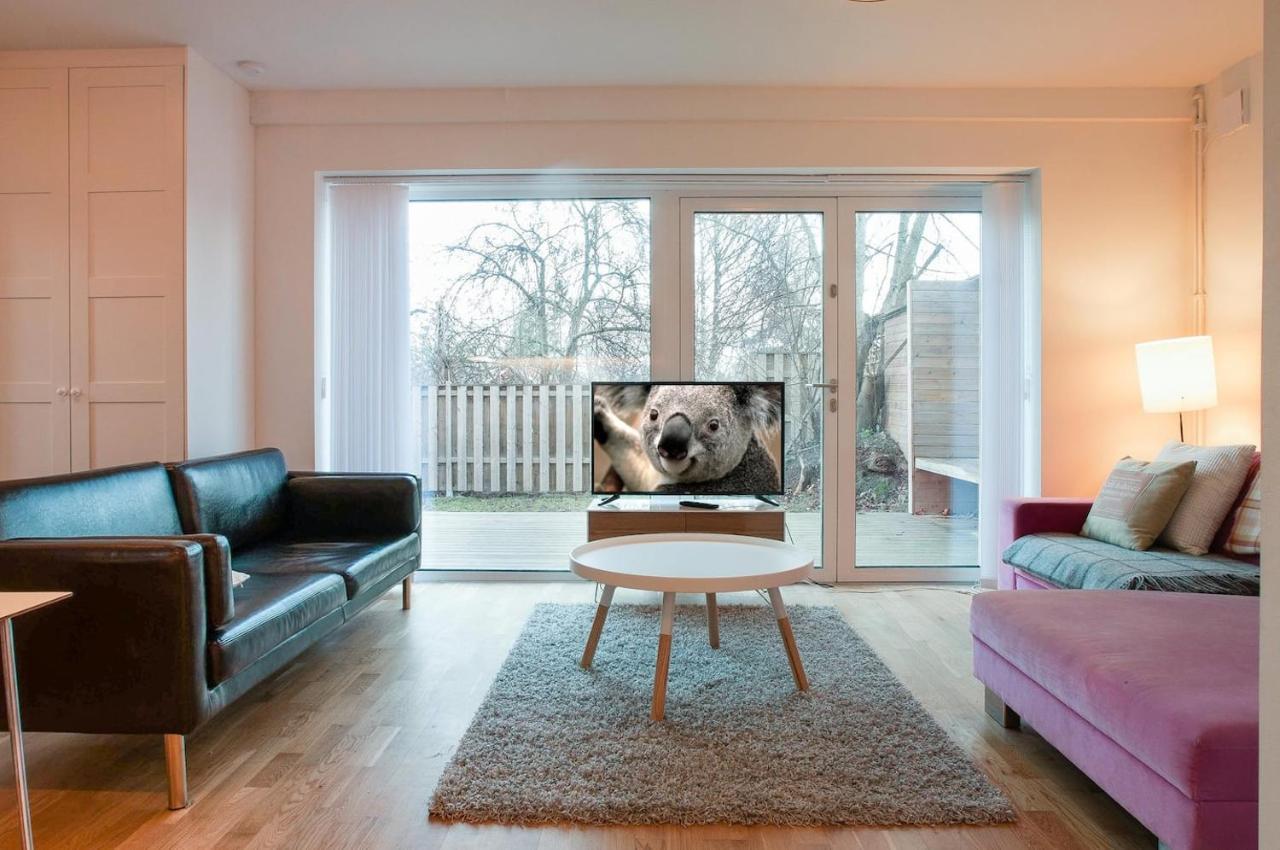 Townhouse On Arlanda Stockholm Metro Line - Easy Checkin Villa Sollentuna Dış mekan fotoğraf